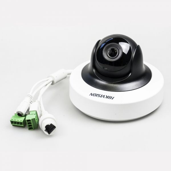 Беспроводная поворотная IP-камера Hikvision DS-2CD2F42FWD-IWS для помещений